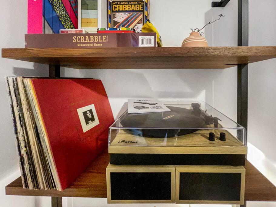 Breezy Hill Eccentric Studio Cottage Accord 外观 照片